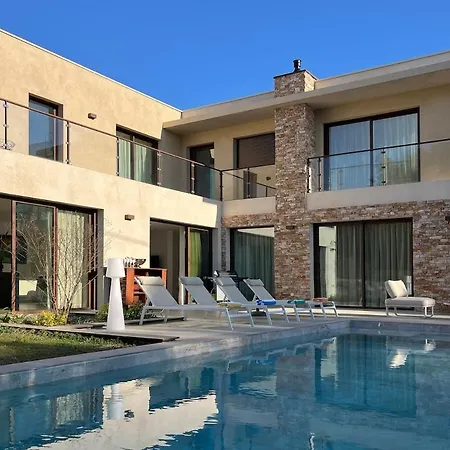 Uccelli Modern 5 Etoiles With Heated Pool For 12 People Willa *