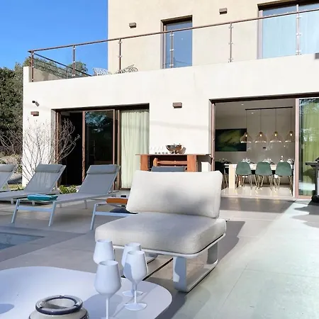 Uccelli Modern 5 étoiles With Heated Pool For 12 People Villa Saint-Raphaël