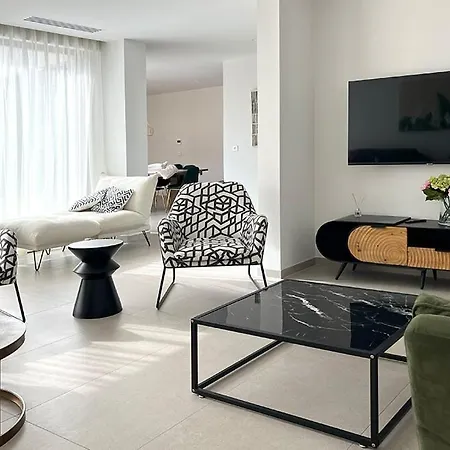 Uccelli Modern 5 étoiles With Heated Pool For 12 People *