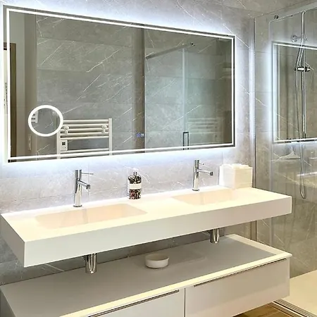Uccelli Modern 5 étoiles With Heated Pool For 12 People Villa