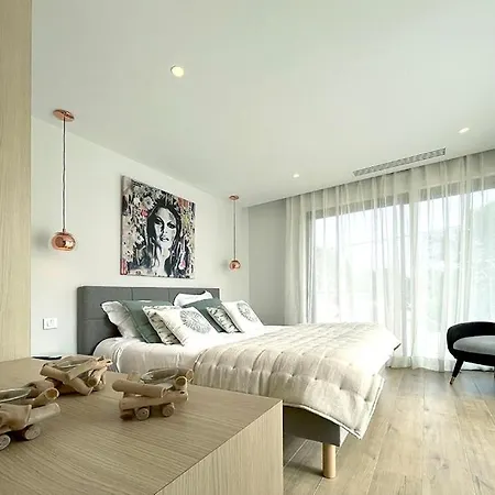 Villa Uccelli Modern 5 étoiles With Heated Pool For 12 People *